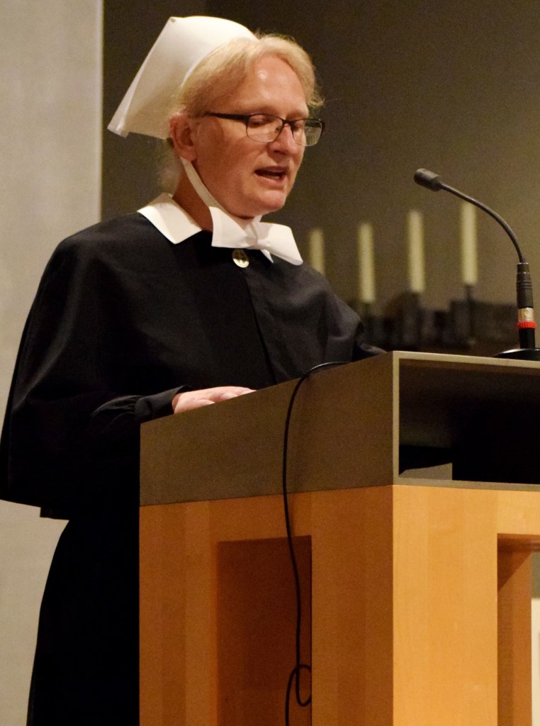 Schwester Ursula Zimmermann rezitiert Hildegard von Bingen: Die Grünkraft, 9.11.2017, St. Peter & Paul, Inzlingen